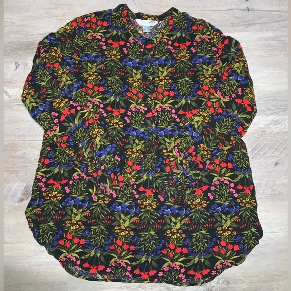 (Bin 8) Old Navy, dark floral long sleeve blouse, Size M - Picture 1 of 4